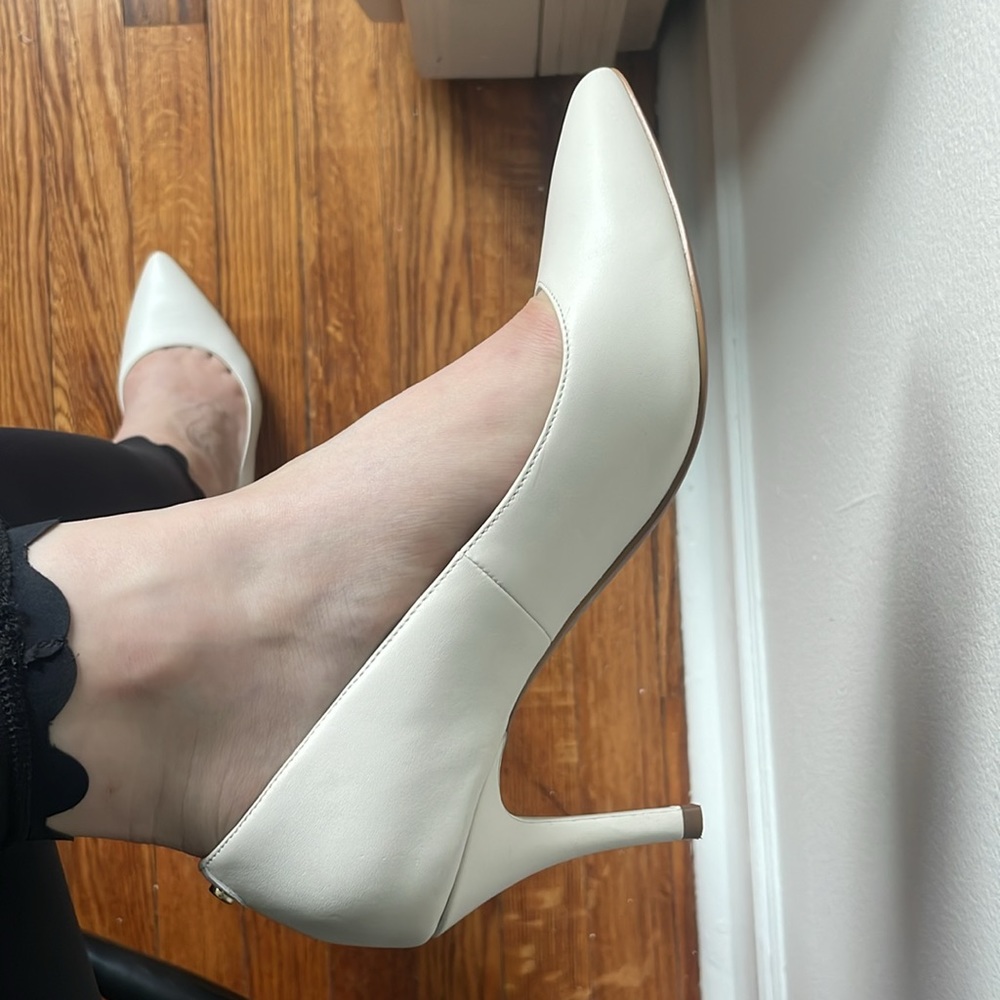 Like New - Cole Haan Gemma  Logo Pump in Ivory Leather